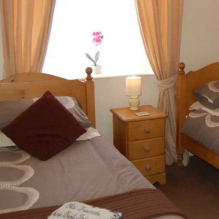 Paddocks House Hotel Нюмаркет Екстериор снимка