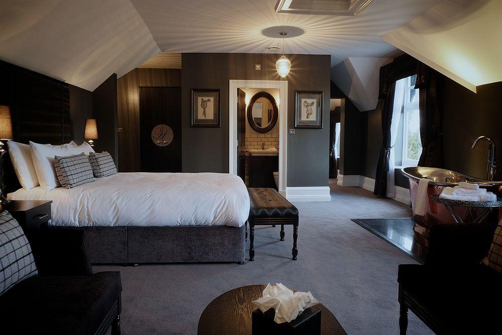 Paddocks House Hotel Нюмаркет Екстериор снимка
